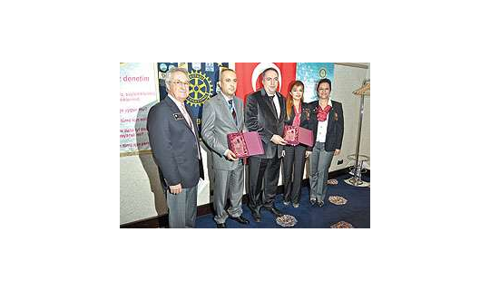 bostanli-rotary-klubunden-yilin-meslek-odulu